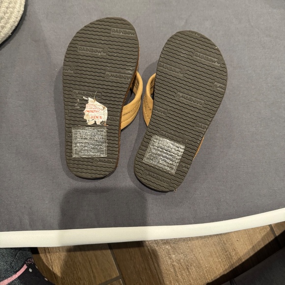 Rainbow Tan Kids/Toddler Sandals Size 7/8 - Picture 2 of 5